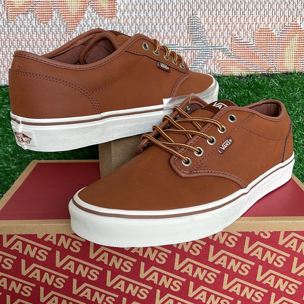 Vans WMNS Atwood
(Leather)Brown/Mashmallow
VN0A327LLYV
Sneakers